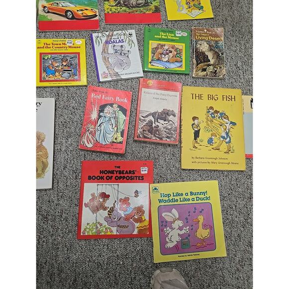 Lot of 19 Vintage Mixed Authors Paperback & Hardcover Children's Story Books - Picture 8 of 8